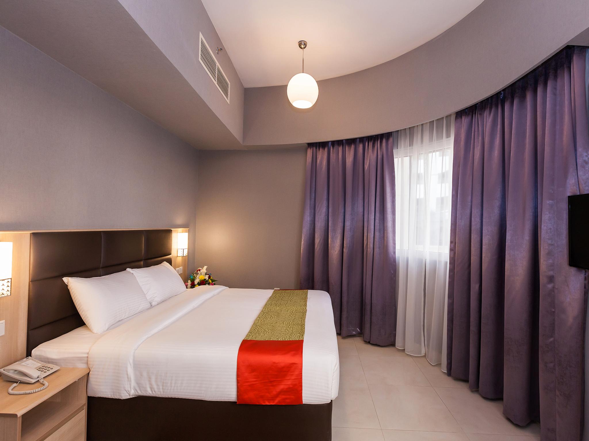 Florida Square Hotel Dubai Buitenkant foto