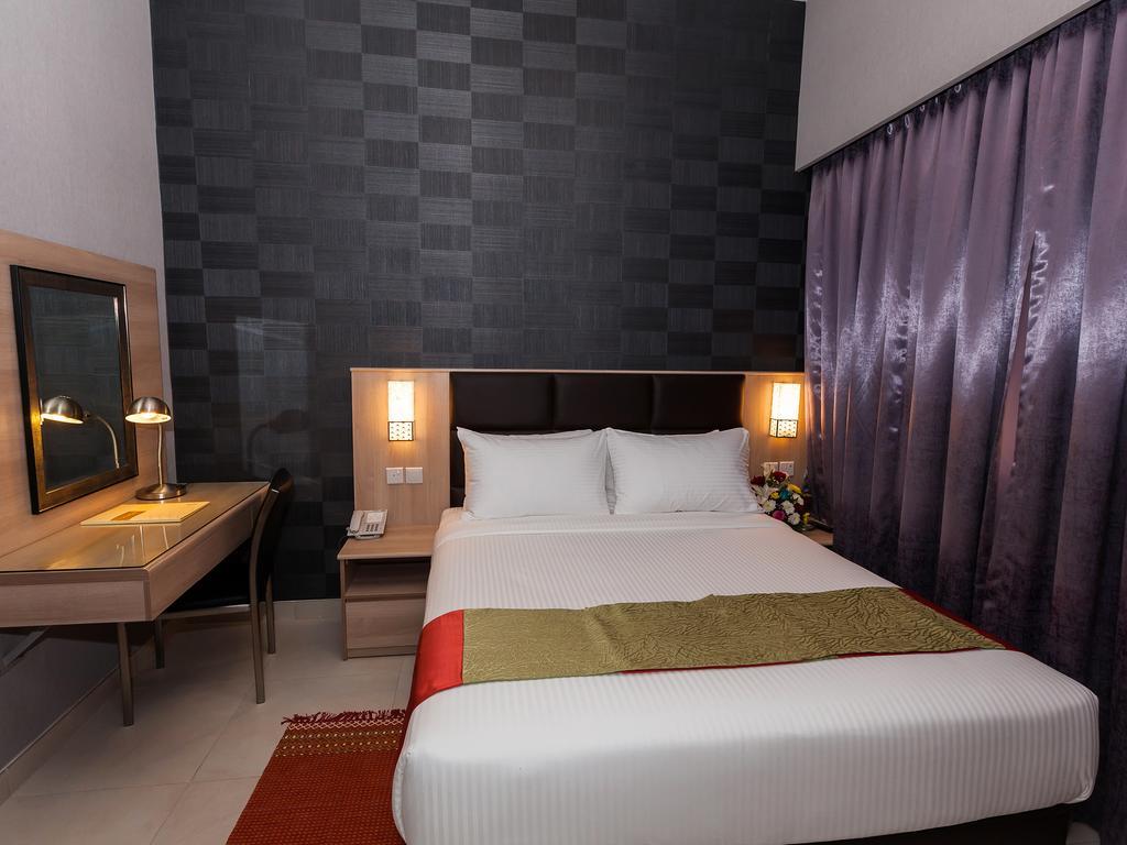 Florida Square Hotel Dubai Kamer foto