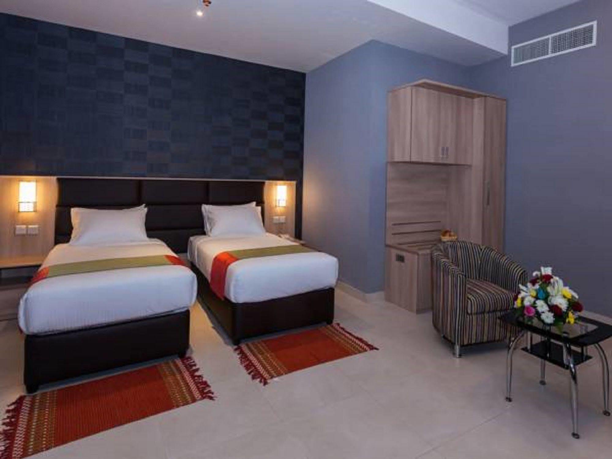 Florida Square Hotel Dubai Buitenkant foto